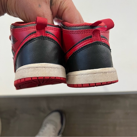 Nike Air Jordan 1 Mid Alternate Bred Black Red DQ8425-060 Toddler Sz 9C - Picture 8 of 8